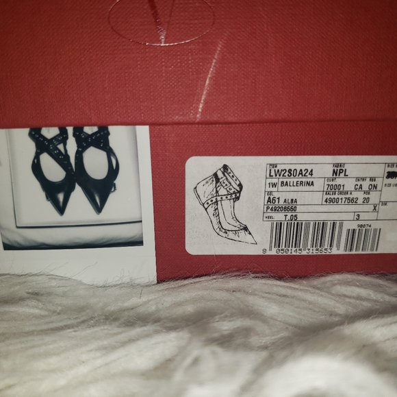 Valentino Flats Grommets Pointy Toe Shoe - Picture 2 of 3